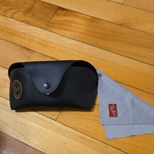 Ray-Ban Black Leather Case with Gray Cloth
